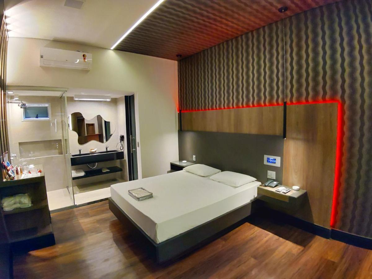 Motel Dallas ベロ・オリゾンテ エクステリア 写真